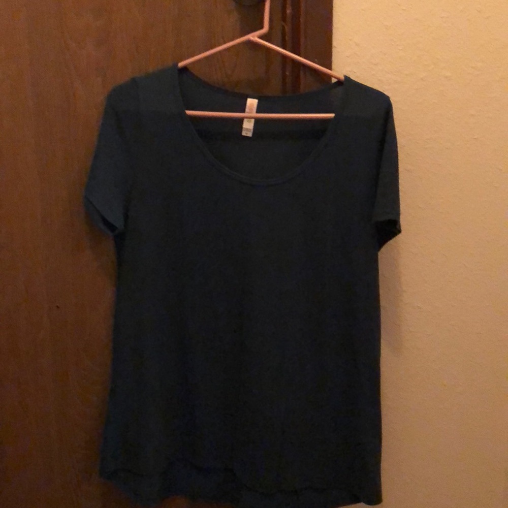 LulaRoe medium Classic T